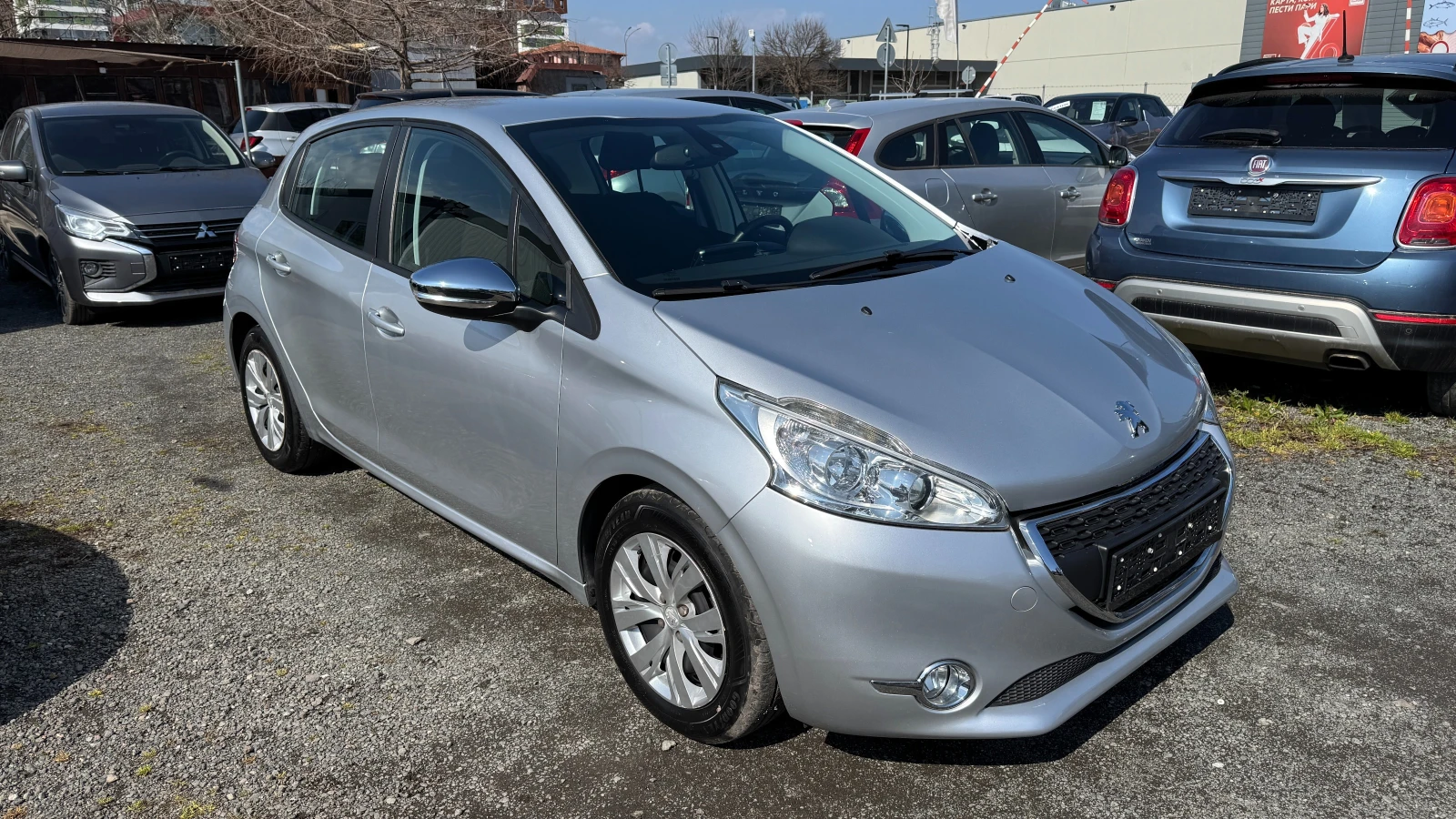 Peugeot 208 Внос ШВЕЙЦАРИЯ! PDC, Автопилот, LED, снимка 3 - Автомобили и джипове - 53982525