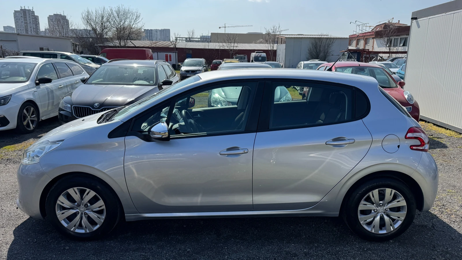 Peugeot 208 Внос ШВЕЙЦАРИЯ! PDC, Автопилот, LED, снимка 8 - Автомобили и джипове - 53982525