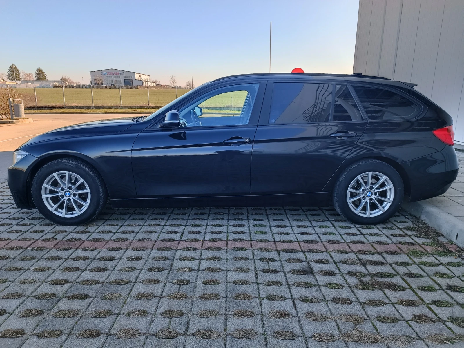 BMW 320, снимка 4 - Автомобили и джипове - 54209062