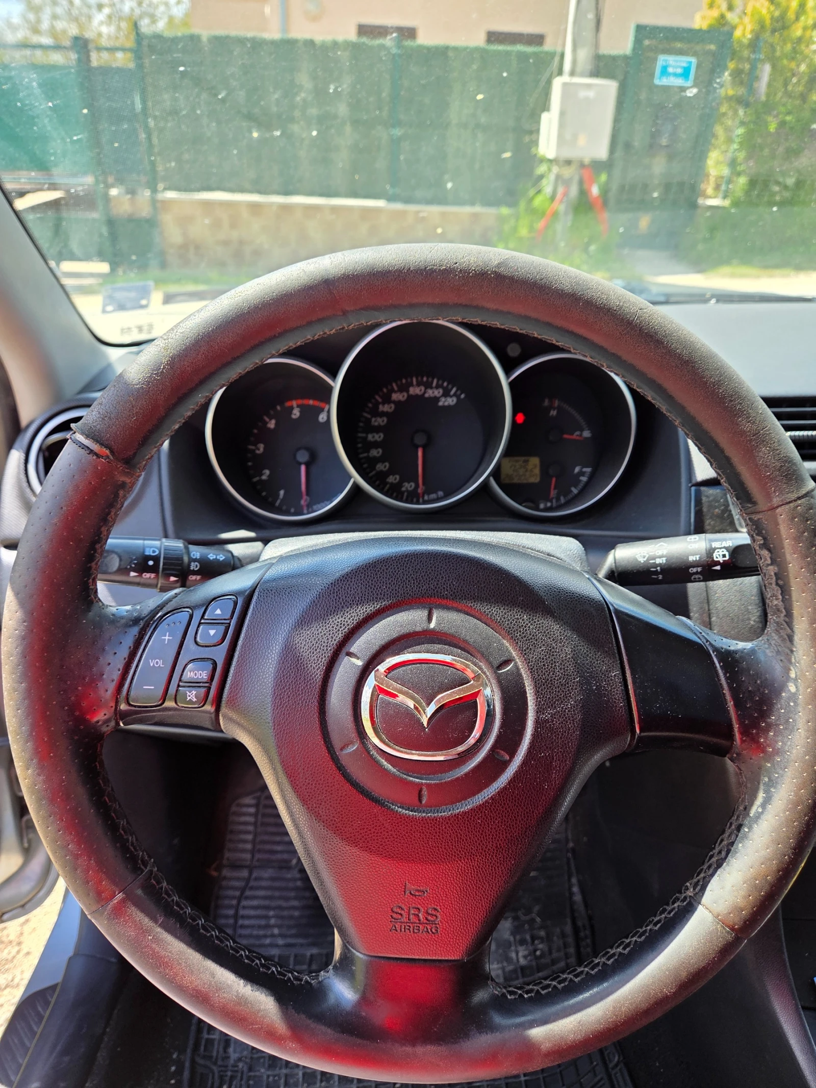 Mazda 3, снимка 9 - Автомобили и джипове - 54541350