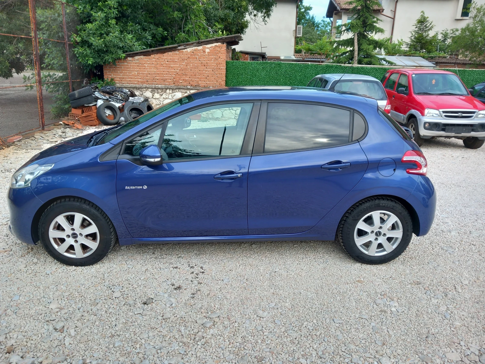 Peugeot 208 1.2i 82кс климатик, снимка 6 - Автомобили и джипове - 54874065
