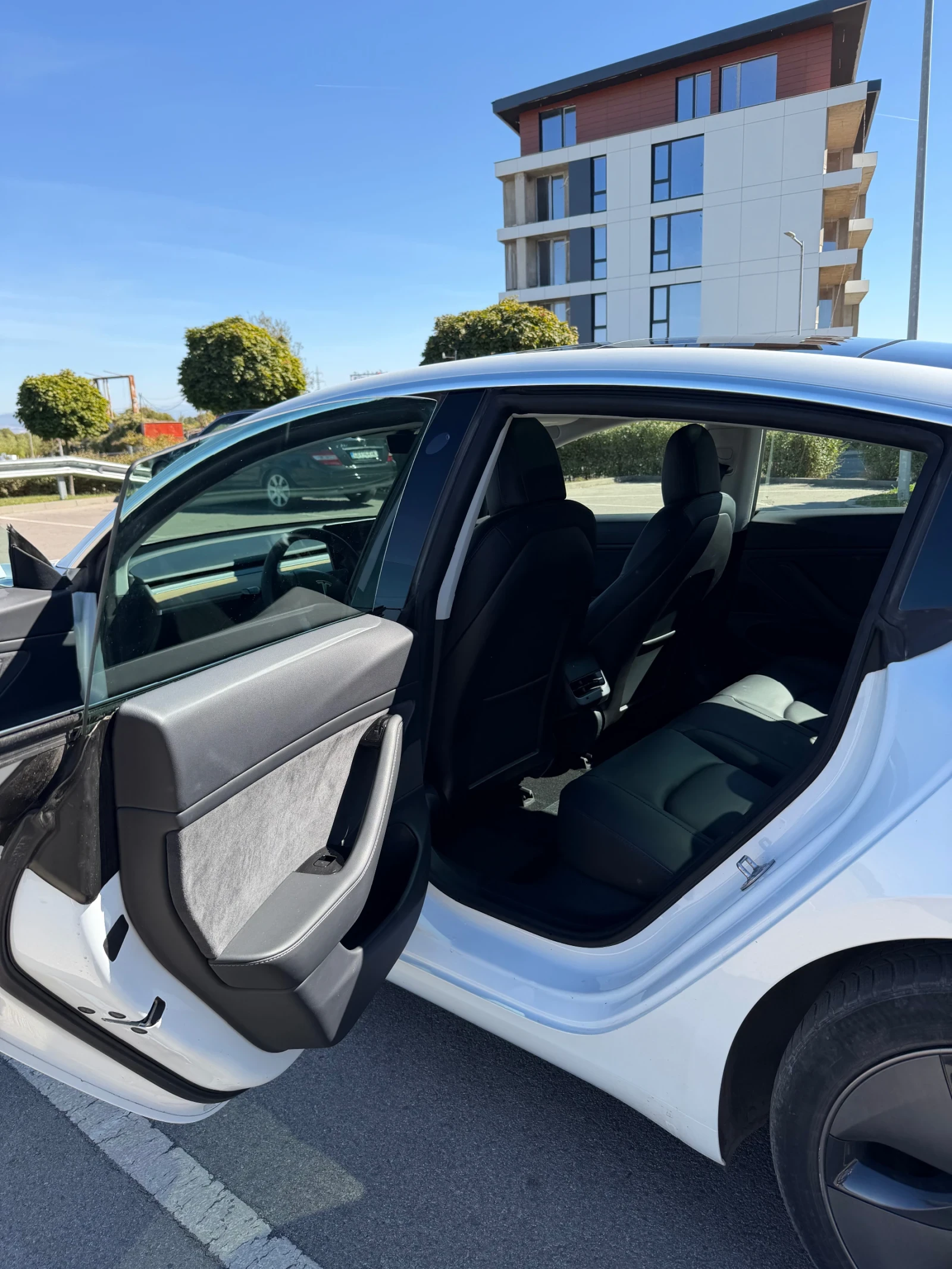 Tesla Model 3 Long Range/Dual Motor, снимка 9 - Автомобили и джипове - 56340681