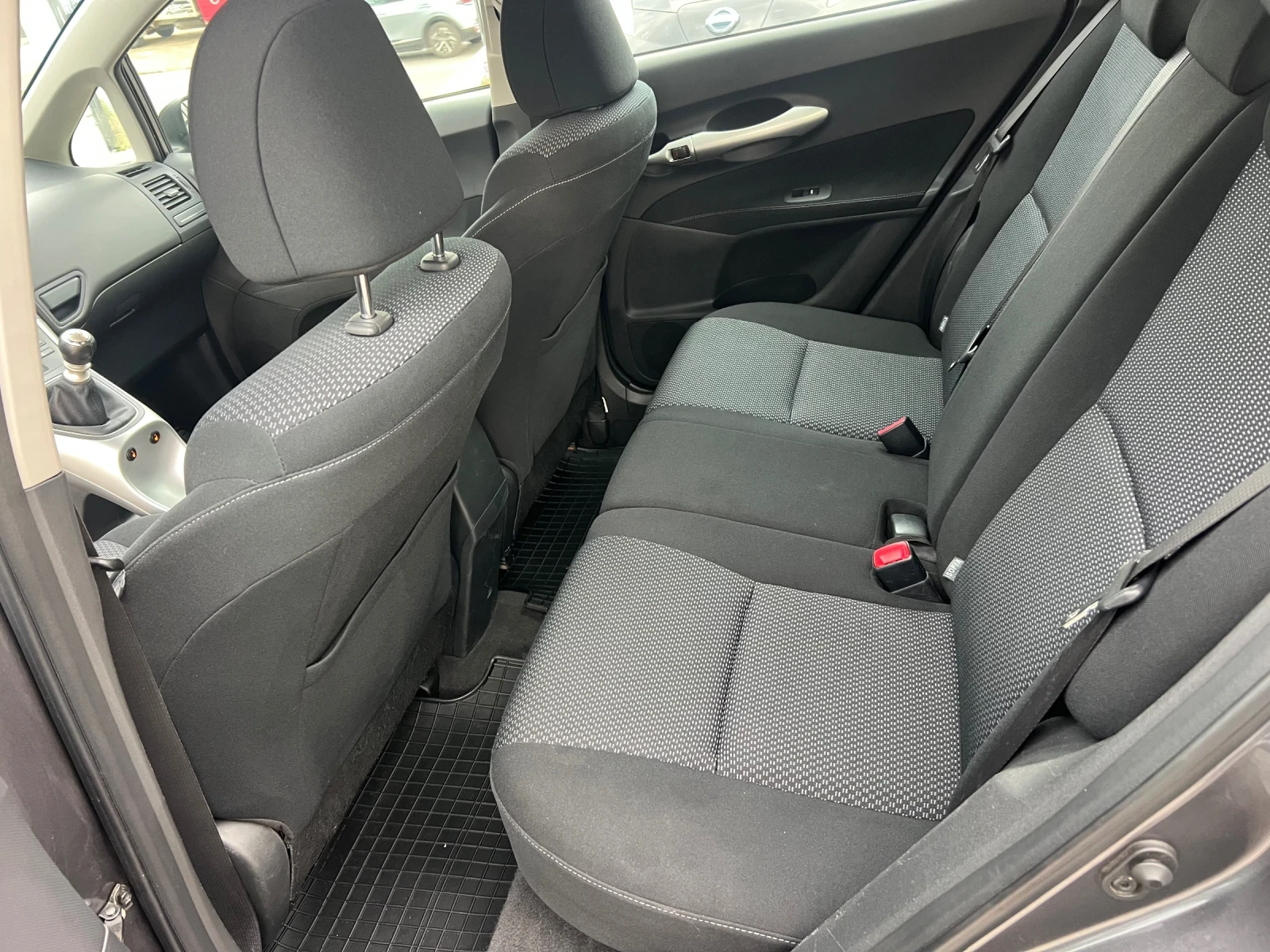Toyota Auris 1.6-FACE, снимка 13 - Автомобили и джипове - 56618070
