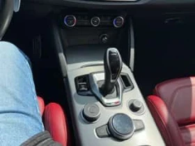 Alfa Romeo Stelvio Veloce| 2 �����| ��������| ����| CARFAX | Mobile.bg � ����� ������ 12