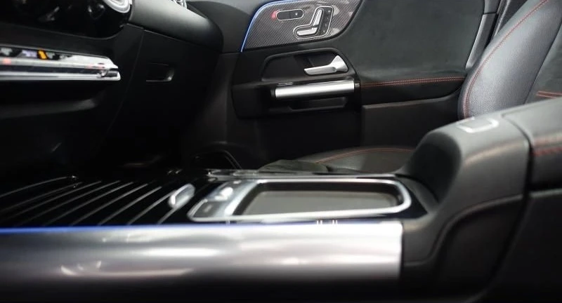 Mercedes-Benz GLA 200 200 d AMG-Line, снимка 14 - Автомобили и джипове - 52935322