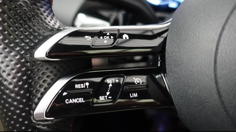 Mercedes-Benz GLA 200 200 d AMG-Line, снимка 15 - Автомобили и джипове - 52935322