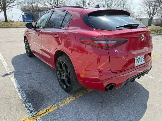 Alfa Romeo Stelvio Veloce| 2 КЛЮЧА| ПОДГРЕВИ| ПАНО| CARFAX, снимка 8 - Автомобили и джипове - 54609585