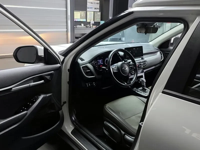 Kia Seltos 1.6TURBO 2WD , снимка 10 - Автомобили и джипове - 55559295