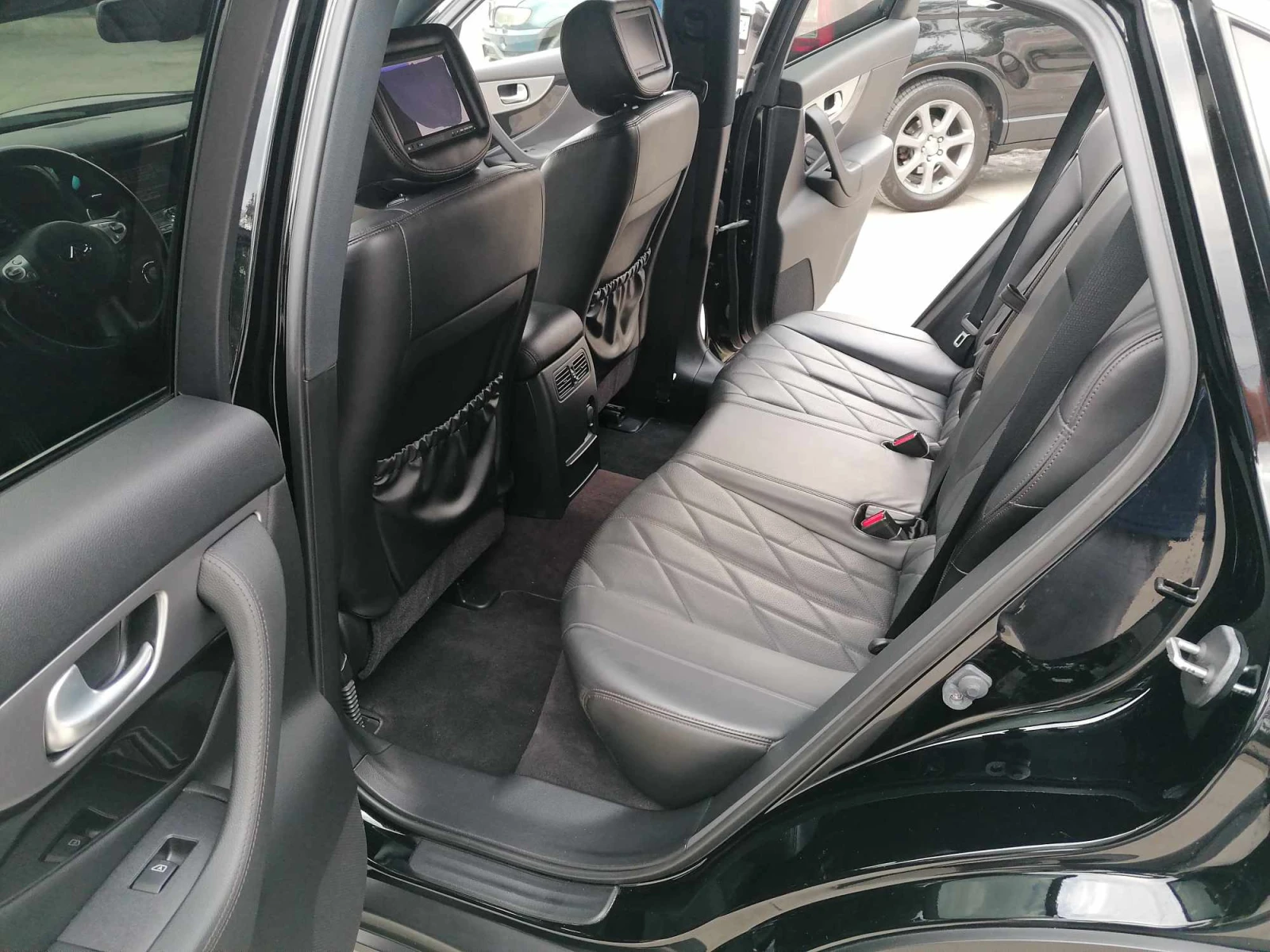 Infiniti QX70 S 5.0 AWD  | Mobile.bg   15