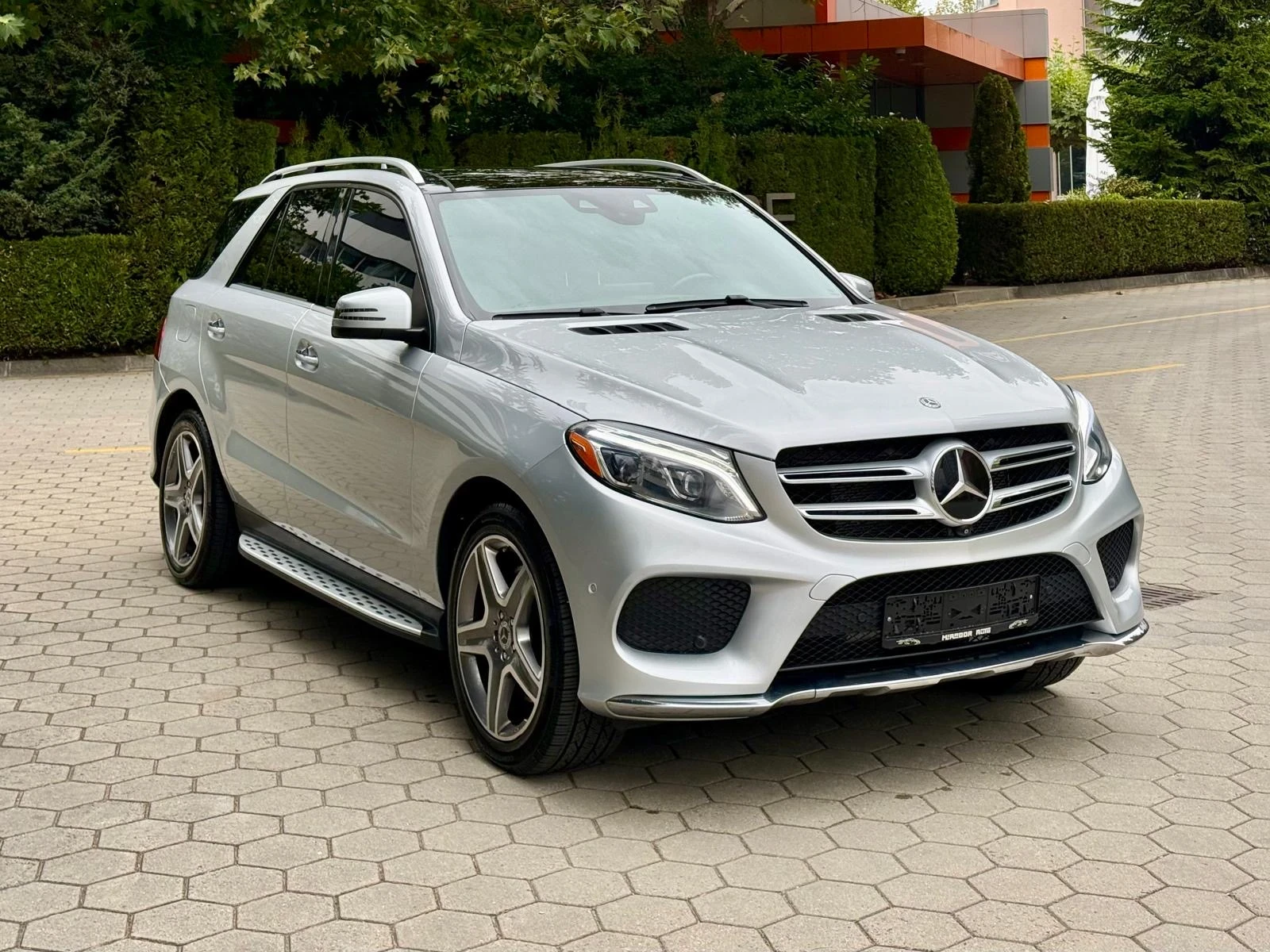 Mercedes-Benz GLE 400 4Matic AMG-Pack - изображение 2