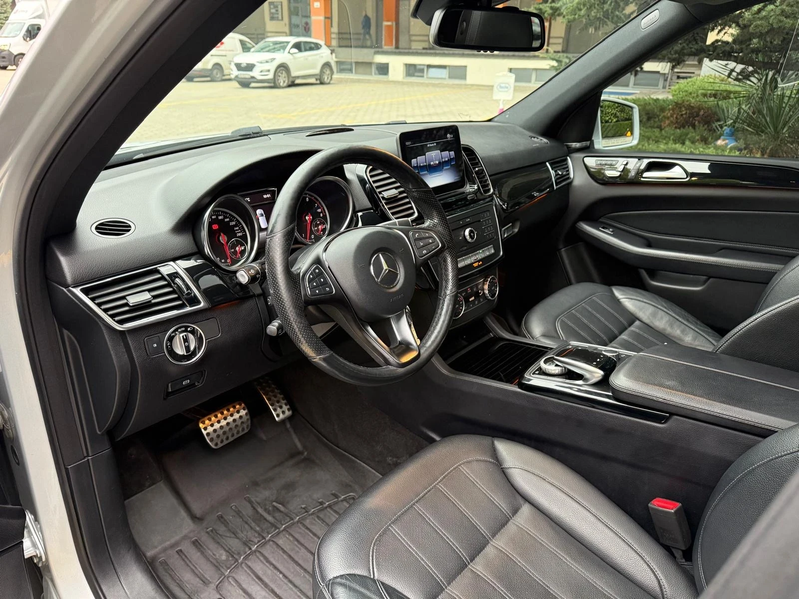 Mercedes-Benz GLE 400 4Matic AMG-Pack - изображение 8