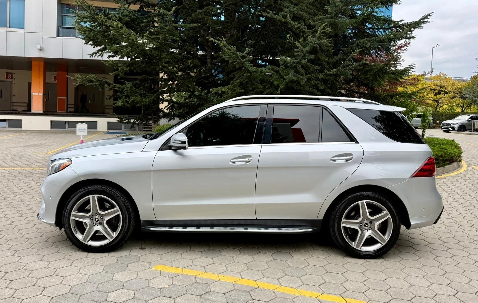 Mercedes-Benz GLE 400 4Matic AMG-Pack - изображение 7