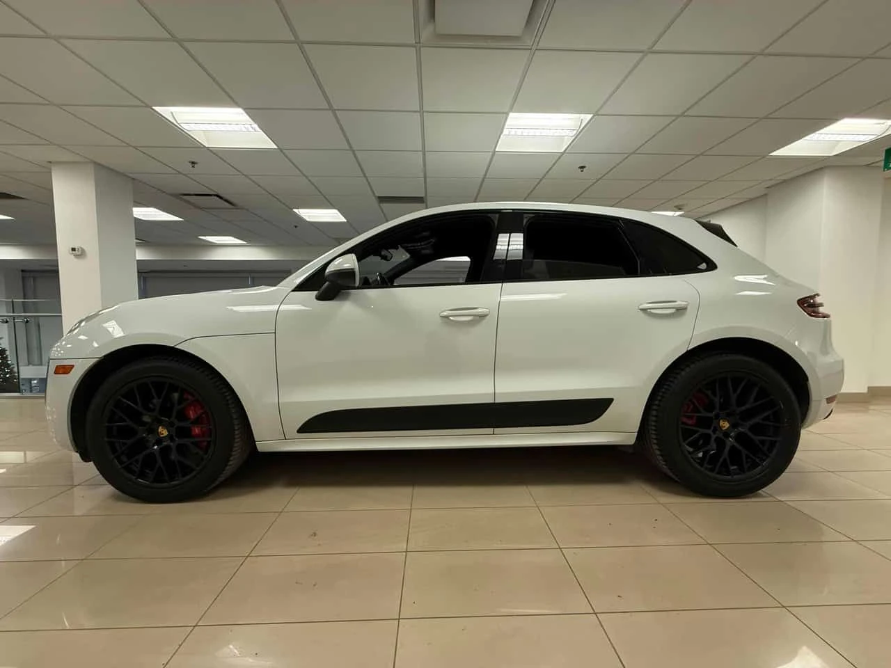 Porsche Macan * GTS * BOSE* ПОДГРЕВИ* , снимка 2 - Автомобили и джипове - 53760479