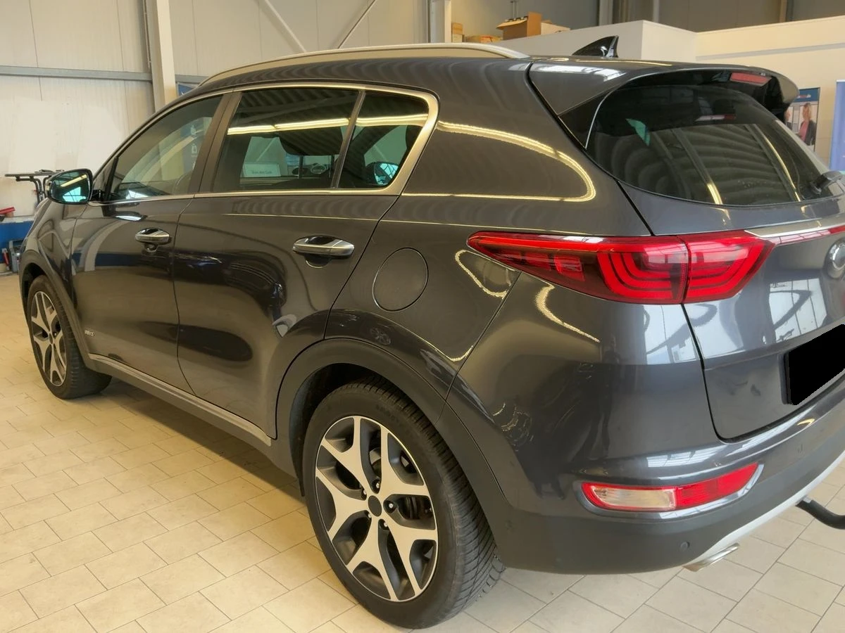 Kia Sportage 2.0CRDI* GT Line* Дистроник* Обдухване* JBL* Пано, снимка 4 - Автомобили и джипове - 54516626
