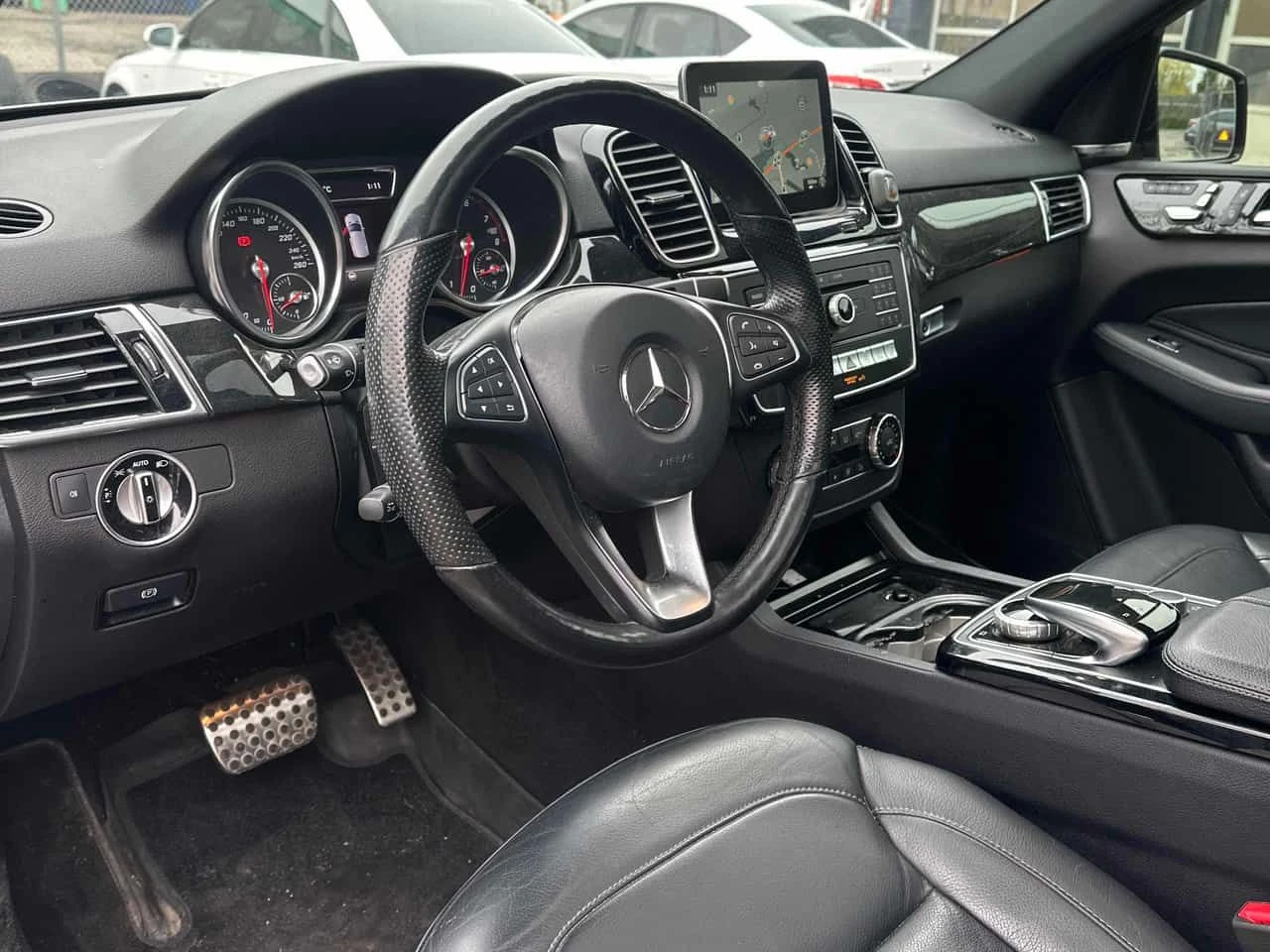 Mercedes-Benz GLE 400 | DISTRONIC | 360 | HARMAN KARDON | ПАНОРАМА | , снимка 5 - Автомобили и джипове - 54783055