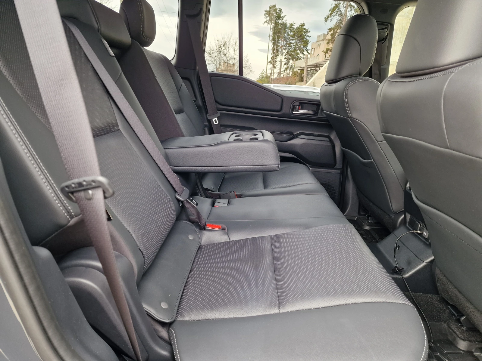 Toyota Land cruiser, снимка 15 - Автомобили и джипове - 54989836