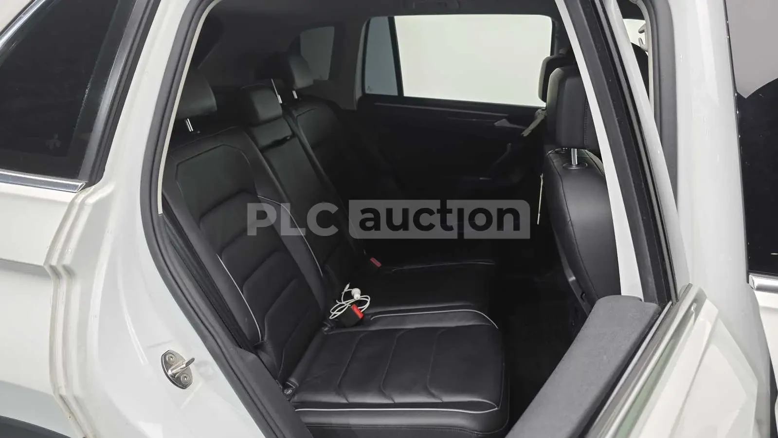 VW Tiguan 2.0TDI PREMIUM #УНИКАТ# !FULL!, снимка 11 - Автомобили и джипове - 55146672