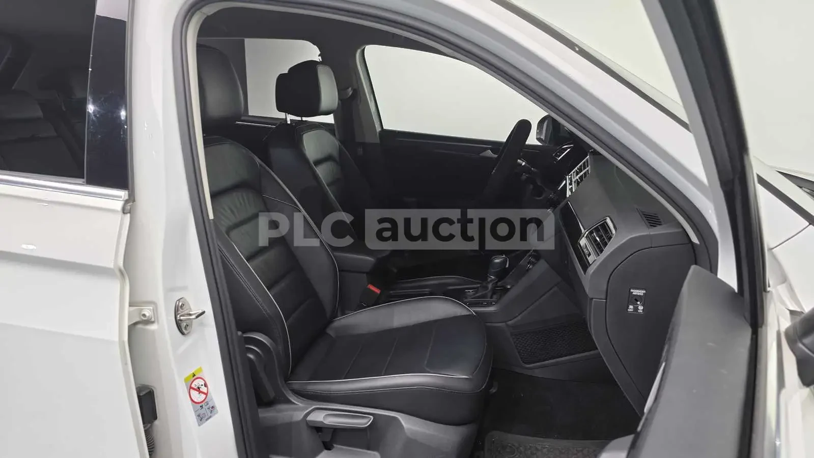 VW Tiguan 2.0TDI PREMIUM #УНИКАТ# !FULL!, снимка 9 - Автомобили и джипове - 55146672