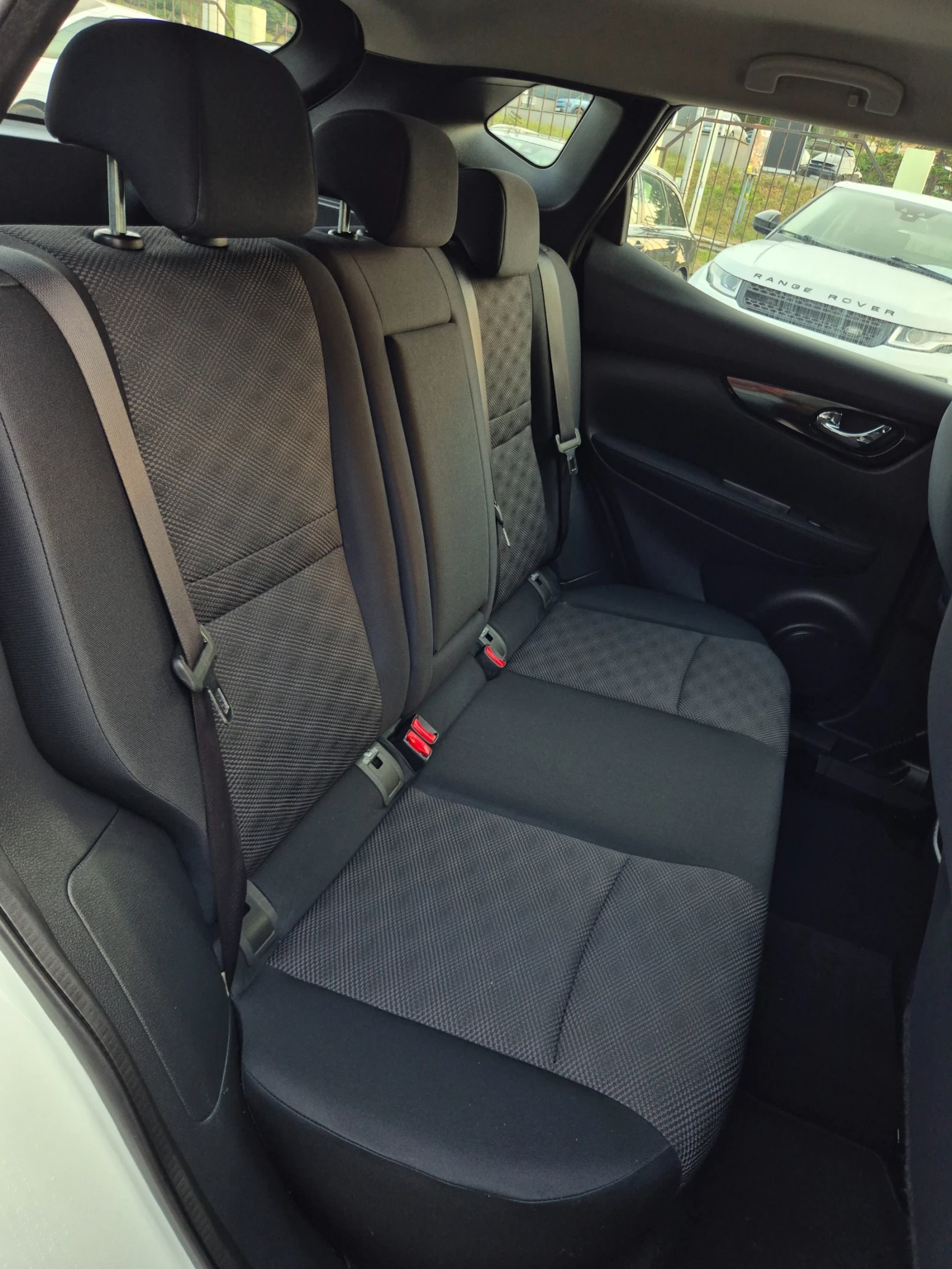 Nissan Qashqai 1.2DIG-TN* NAVI* КАМЕРА* ПОДГРЕВ, снимка 17 - Автомобили и джипове - 55417869