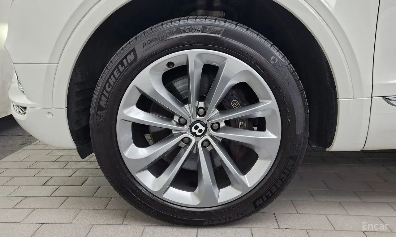 Bentley Bentayga МАСАЖ* ОБДУХ* HEAD-UP* 360* SOFT CLOSE, снимка 5 - Автомобили и джипове - 55782572