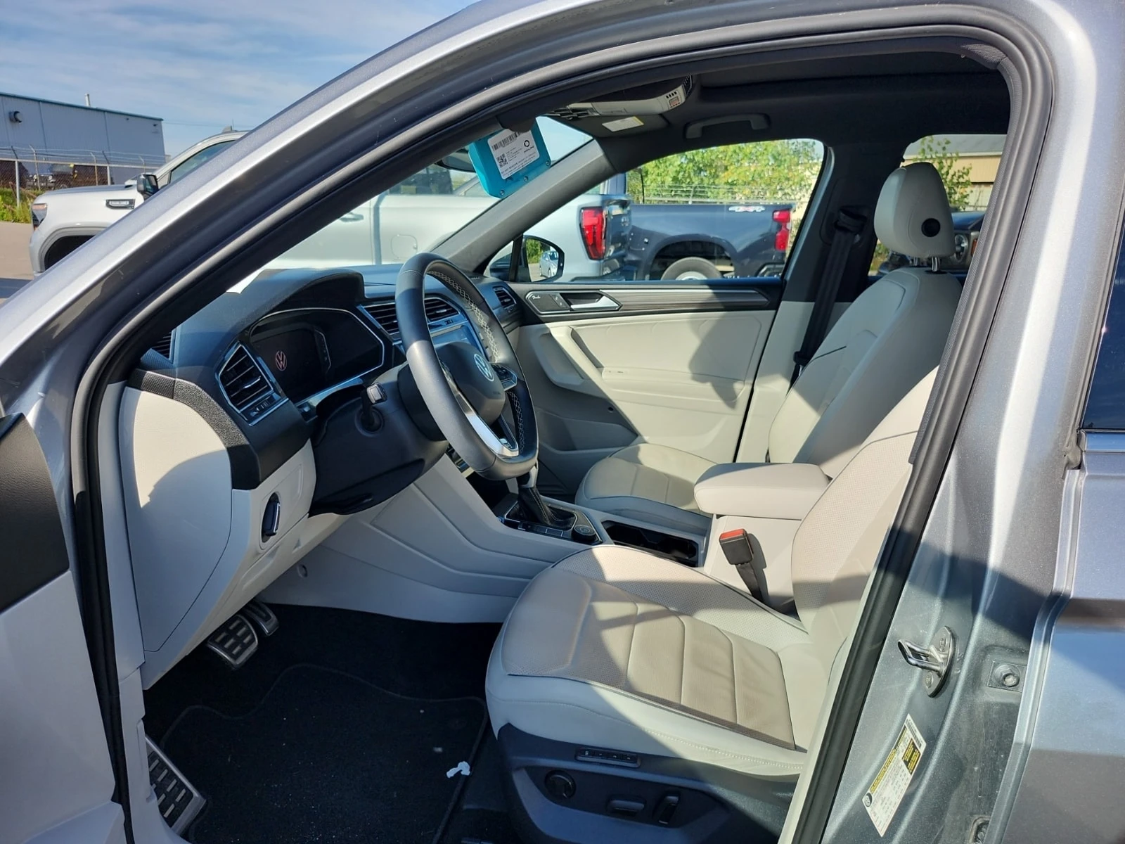 VW Tiguan * 4motion * Highline * R-Line * CARFAX * , снимка 8 - Автомобили и джипове - 55889552