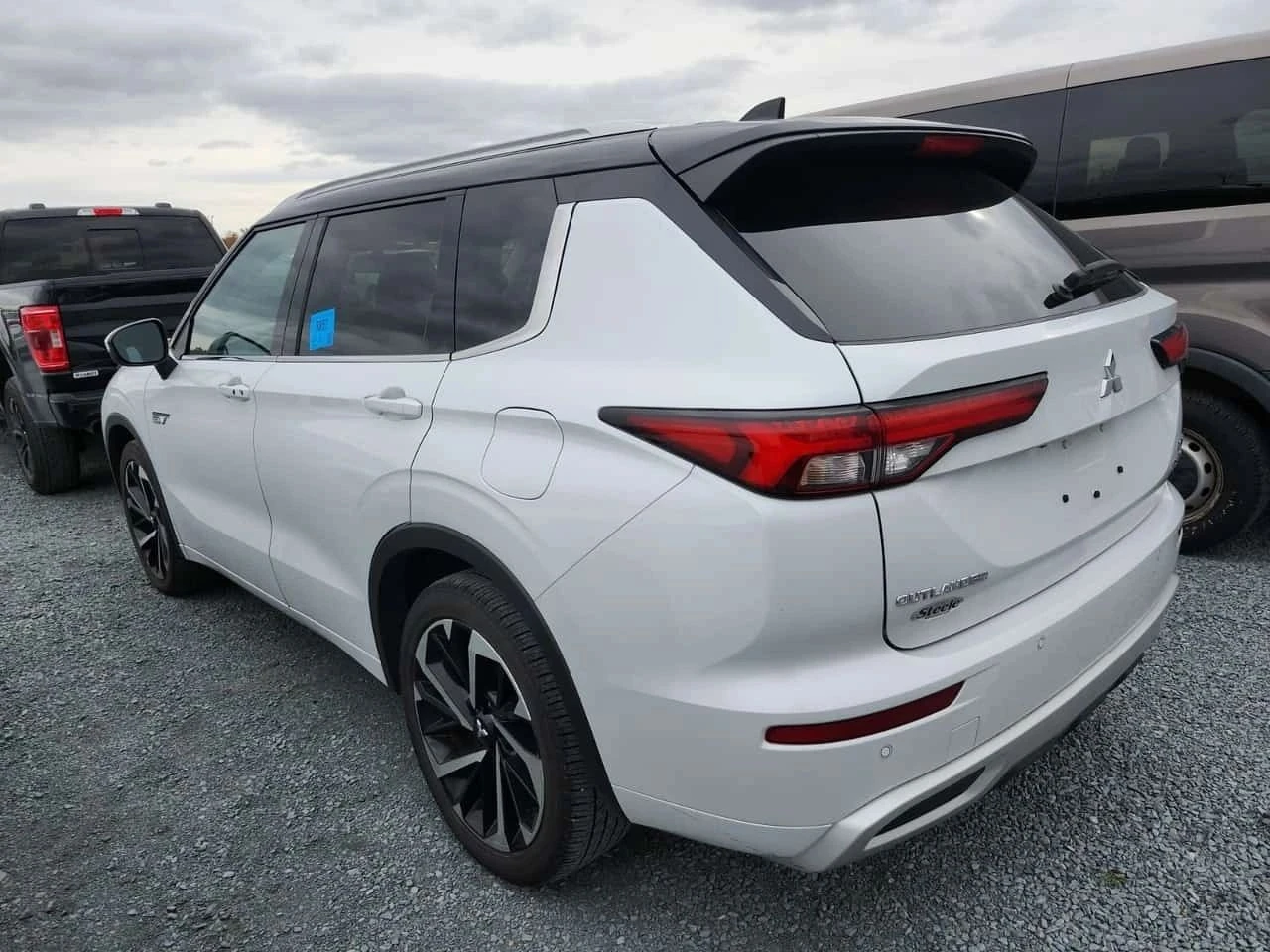 Mitsubishi Outlander, снимка 4 - Автомобили и джипове - 56688673