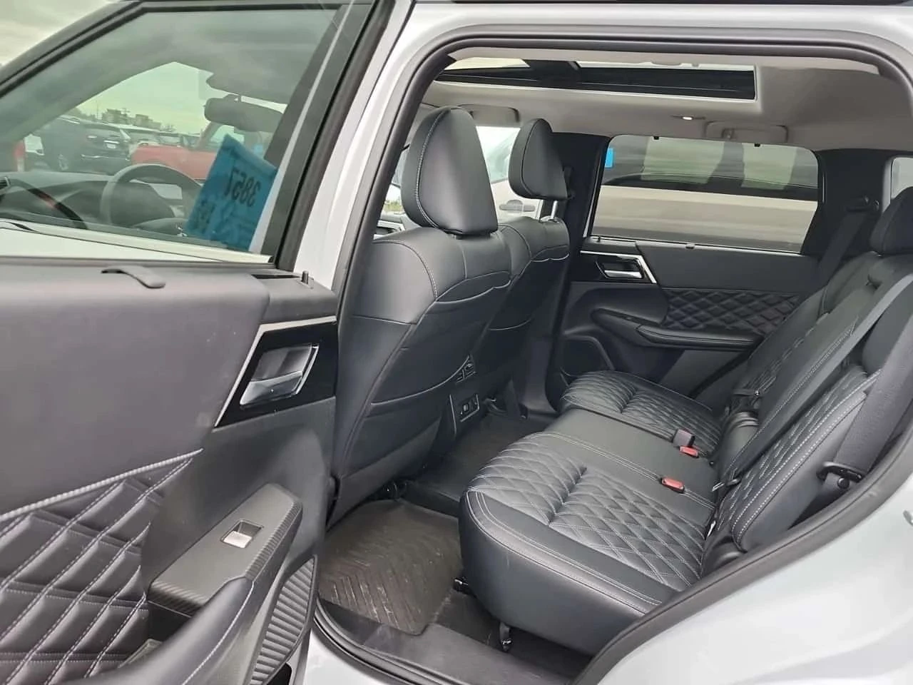 Mitsubishi Outlander, снимка 10 - Автомобили и джипове - 56688673