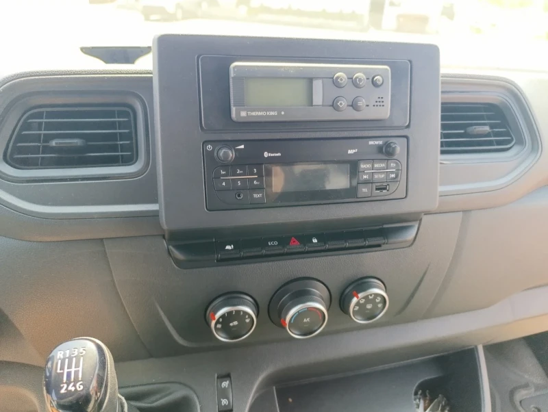 Renault Master, снимка 11 - Бусове и автобуси - 52326174