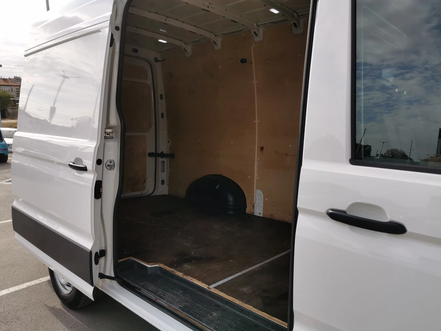 VW Crafter Furgon 30 SR NK 2.0 TDI PP | Mobile.bg � ����������� 15