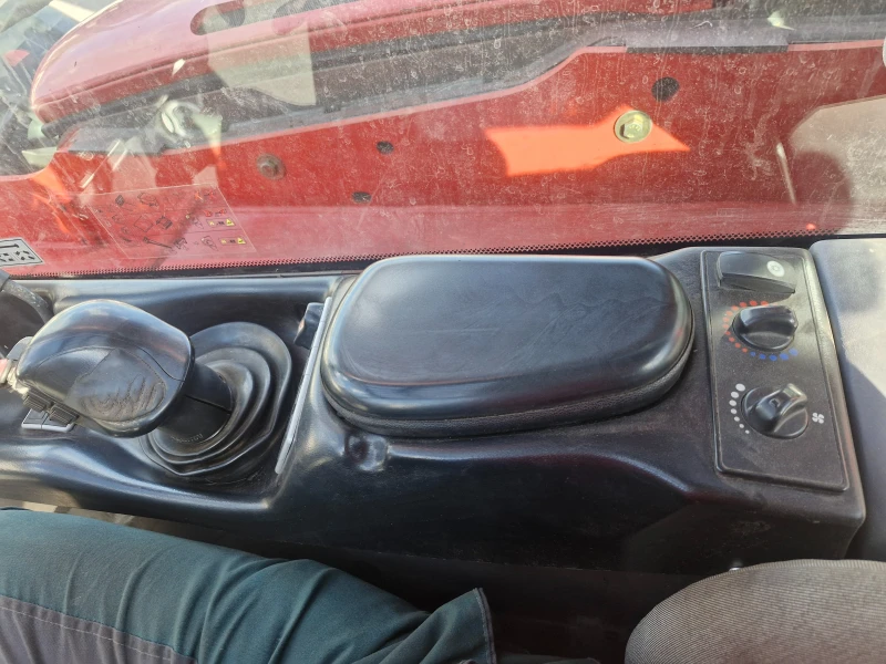 Телескопичен товарач Manitou 731, снимка 4 - Селскостопанска техника - 52717241