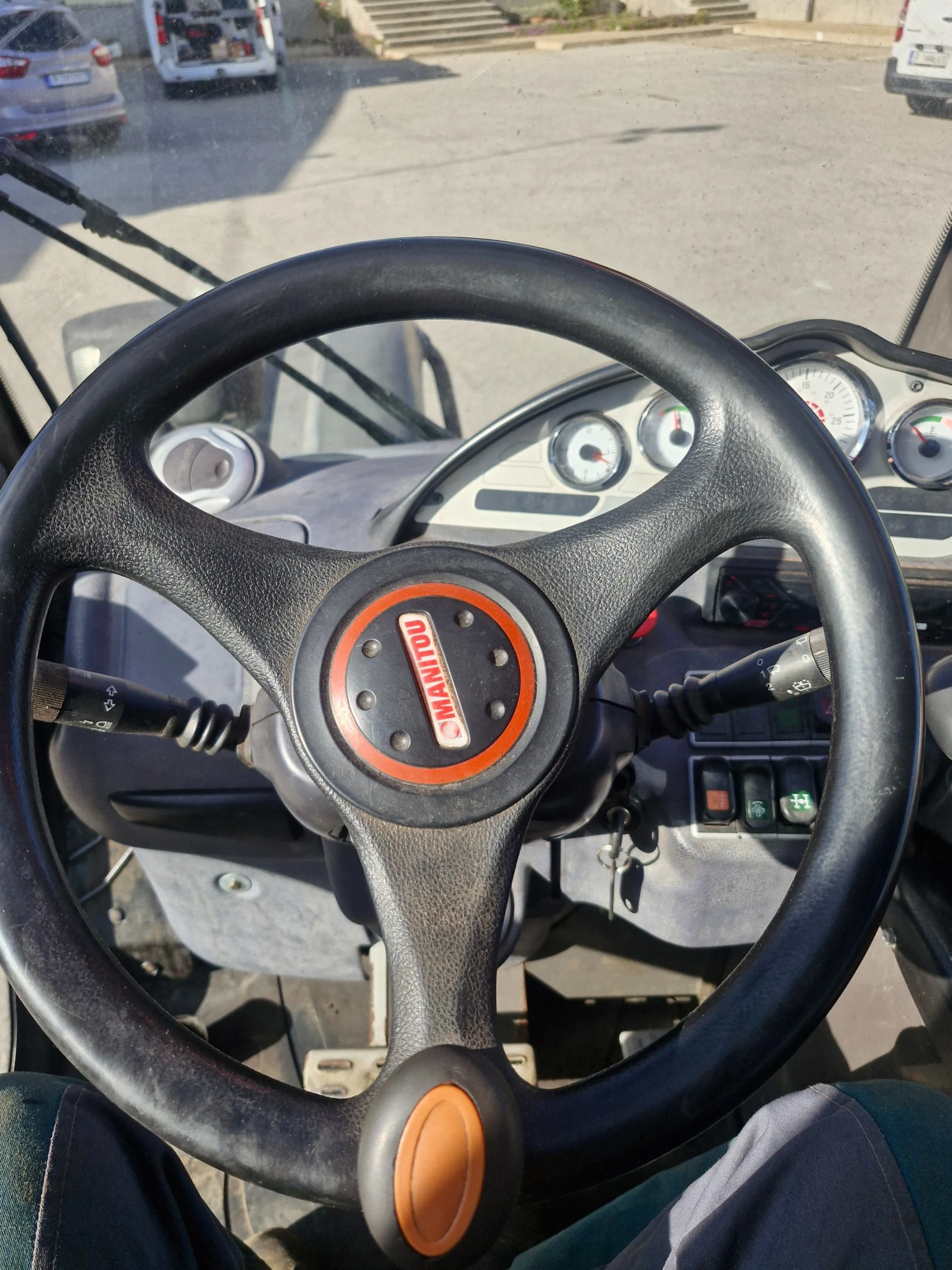 Телескопичен товарач Manitou 731 - изображение 5