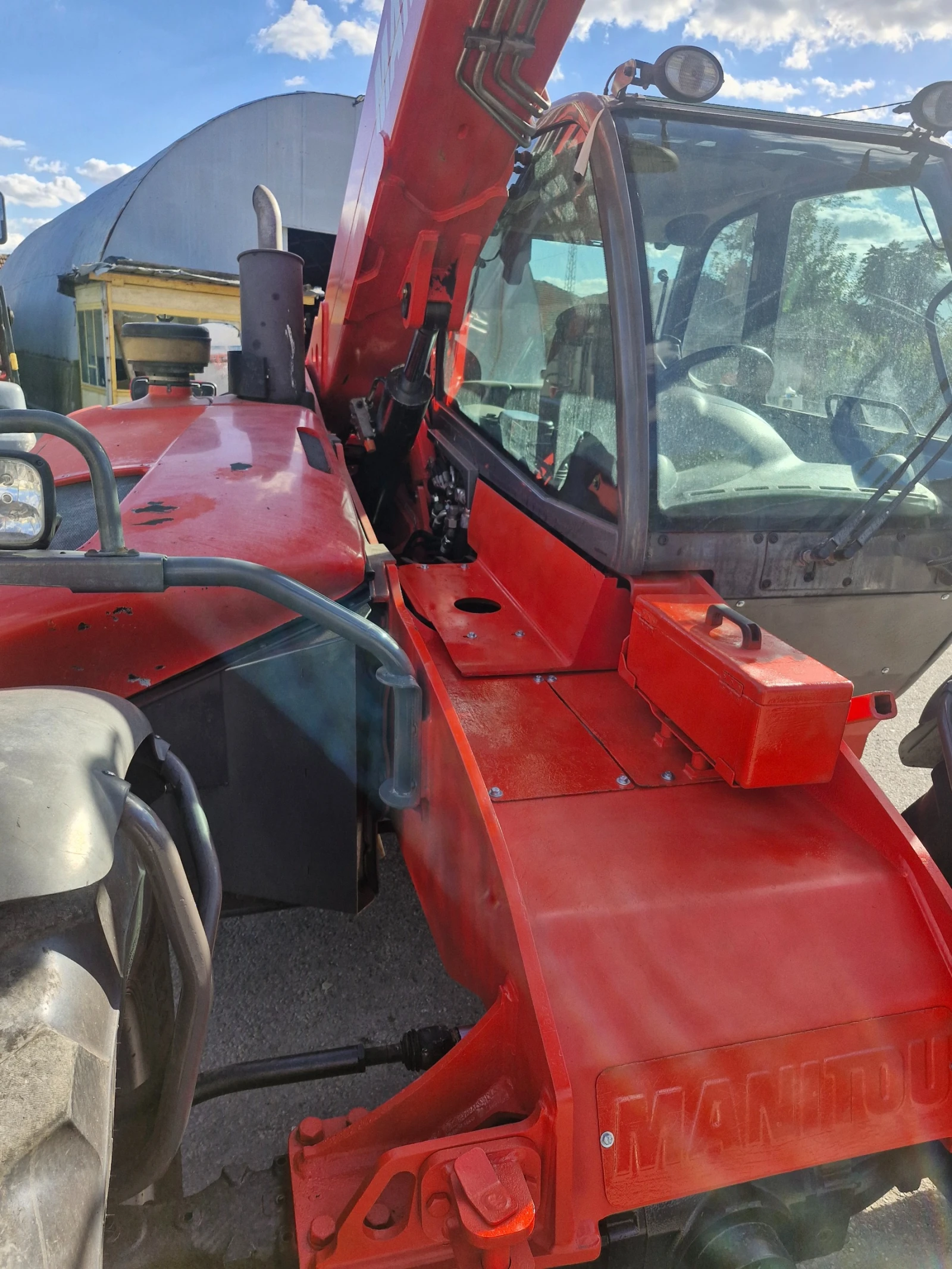 Телескопичен товарач Manitou 731 - изображение 8