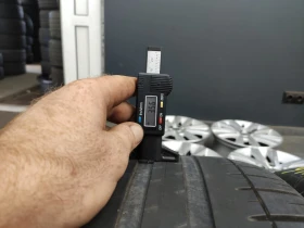 Гуми Летни 245/40R17, снимка 4