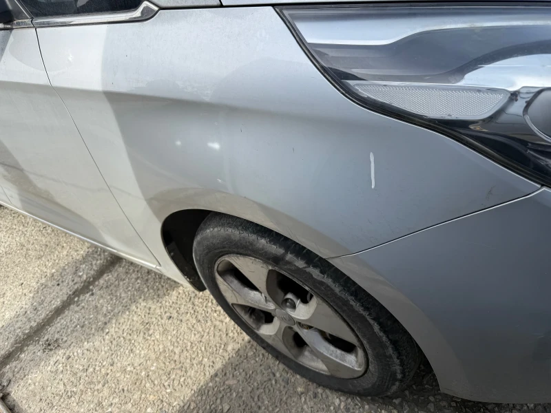 Kia Carens 1.7 d , снимка 3 - Автомобили и джипове - 44292128