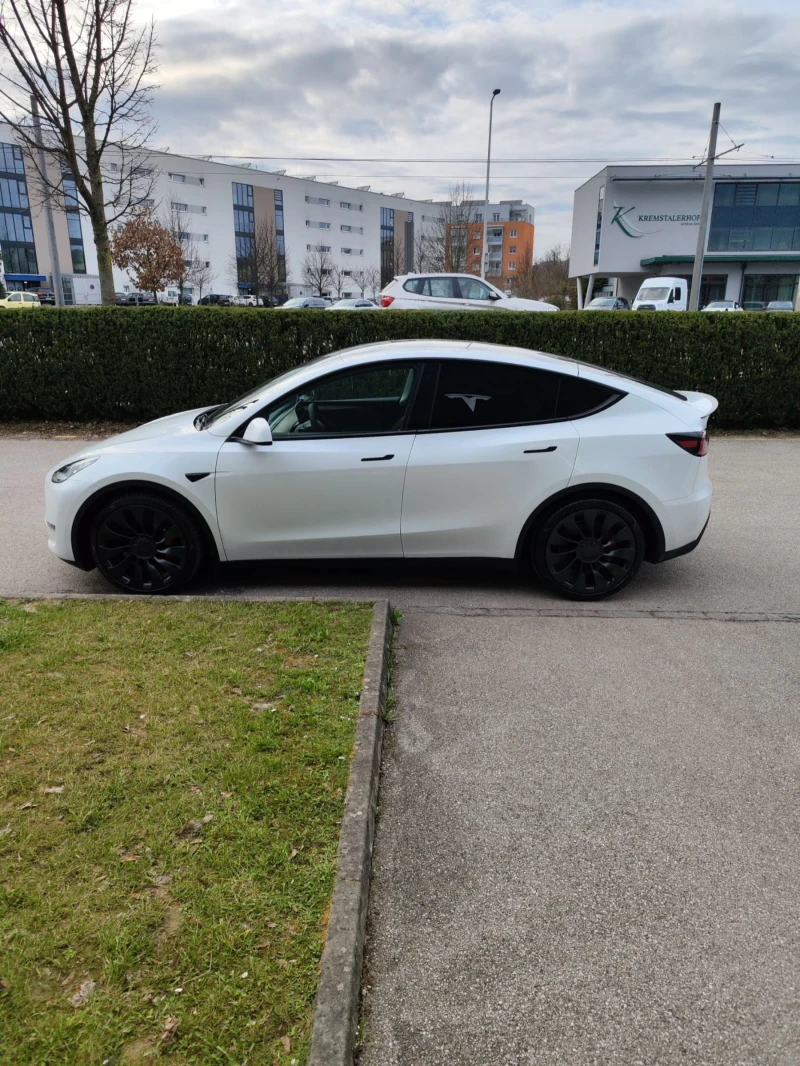 Tesla Model Y Performance, снимка 2 - Автомобили и джипове - 47609557