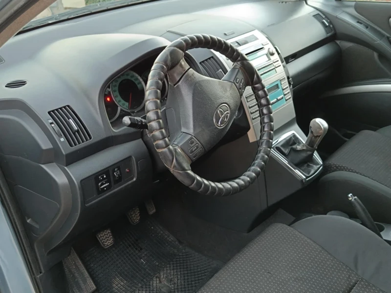 Toyota Corolla verso 1.8 бензин , снимка 4 - Автомобили и джипове - 47751091