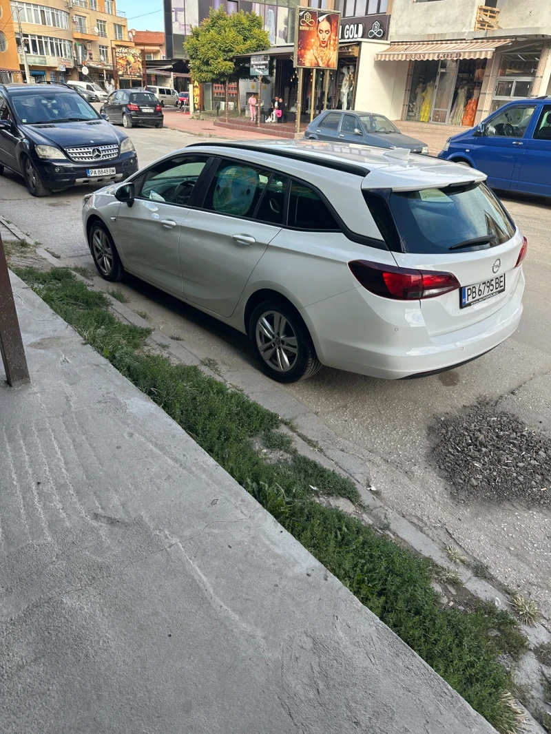 Opel Astra, снимка 3 - Автомобили и джипове - 47916485