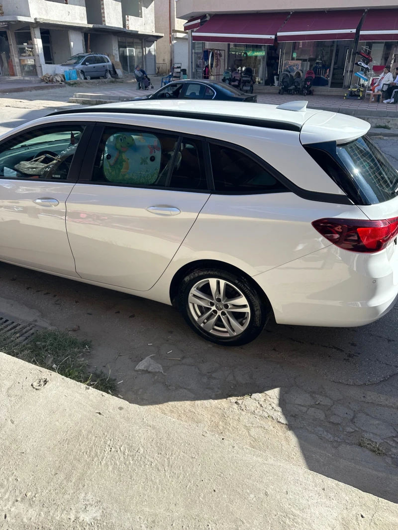 Opel Astra, снимка 11 - Автомобили и джипове - 47916485