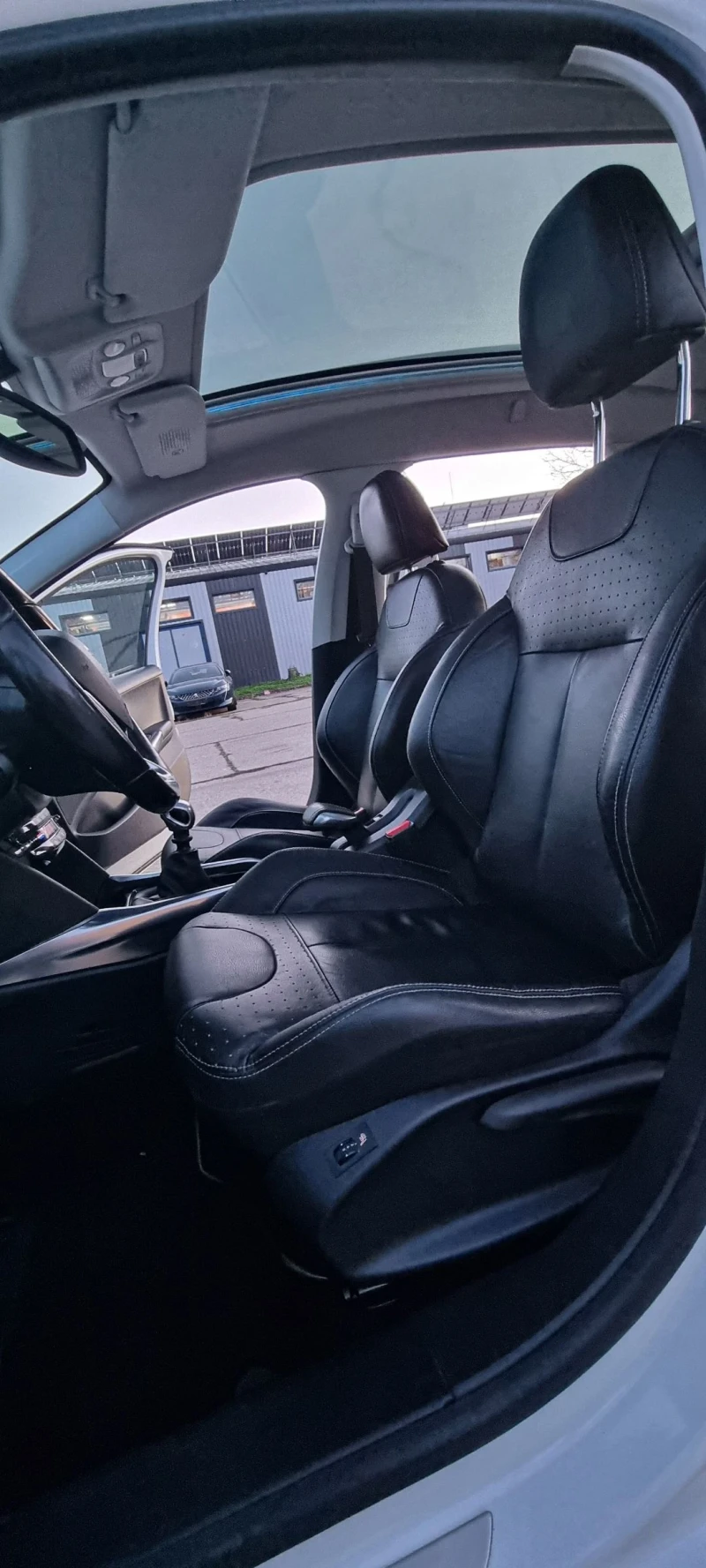 Peugeot 2008 1.6 e -hdi  Feline Titane, снимка 14 - Автомобили и джипове - 52529725