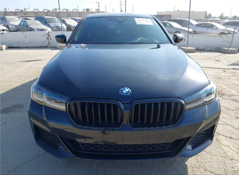 BMW 530E M-PACKET* HEAD-UP* Harman/kardon* 360, снимка 2 - Автомобили и джипове - 52829735