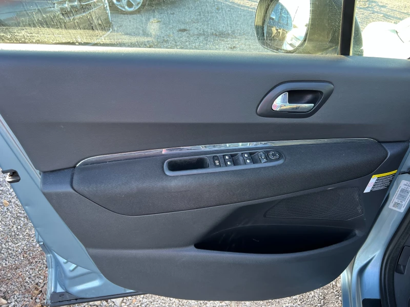 Peugeot 5008, снимка 8 - Автомобили и джипове - 53366037