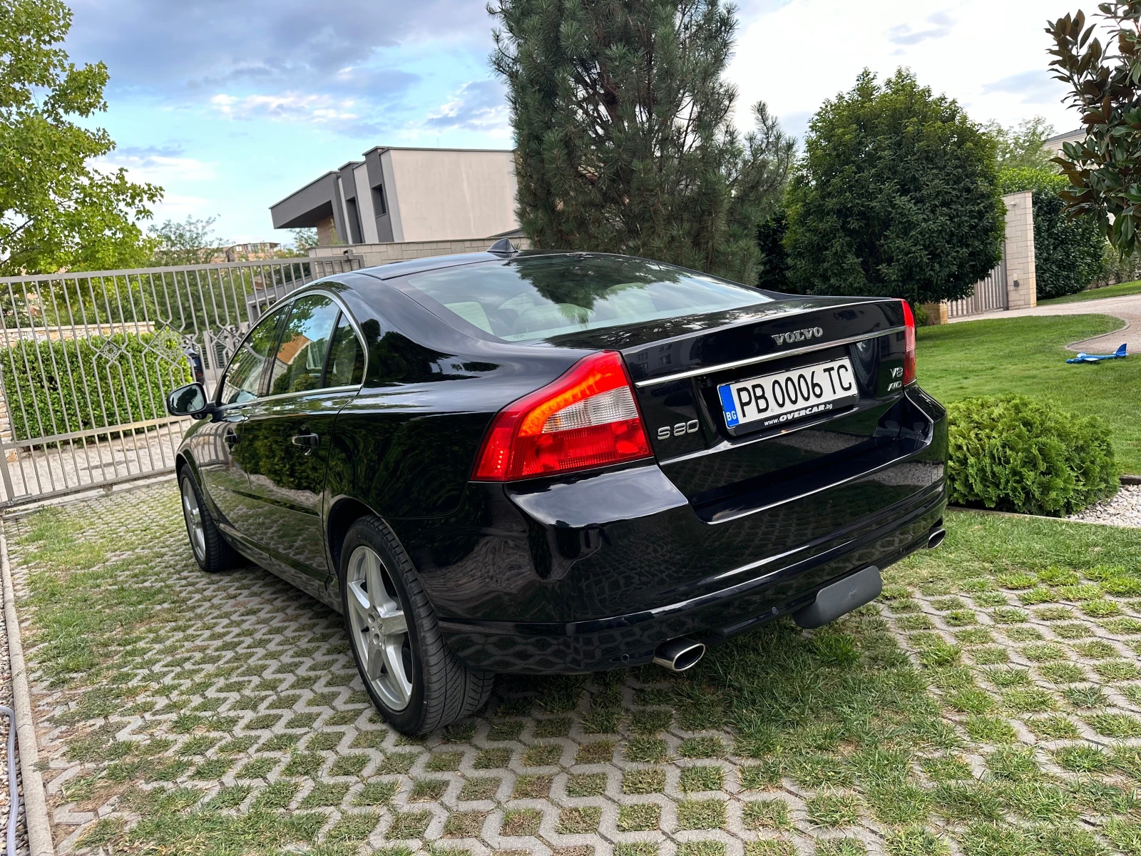 Volvo S80 4.4 V8* AWD - изображение 3