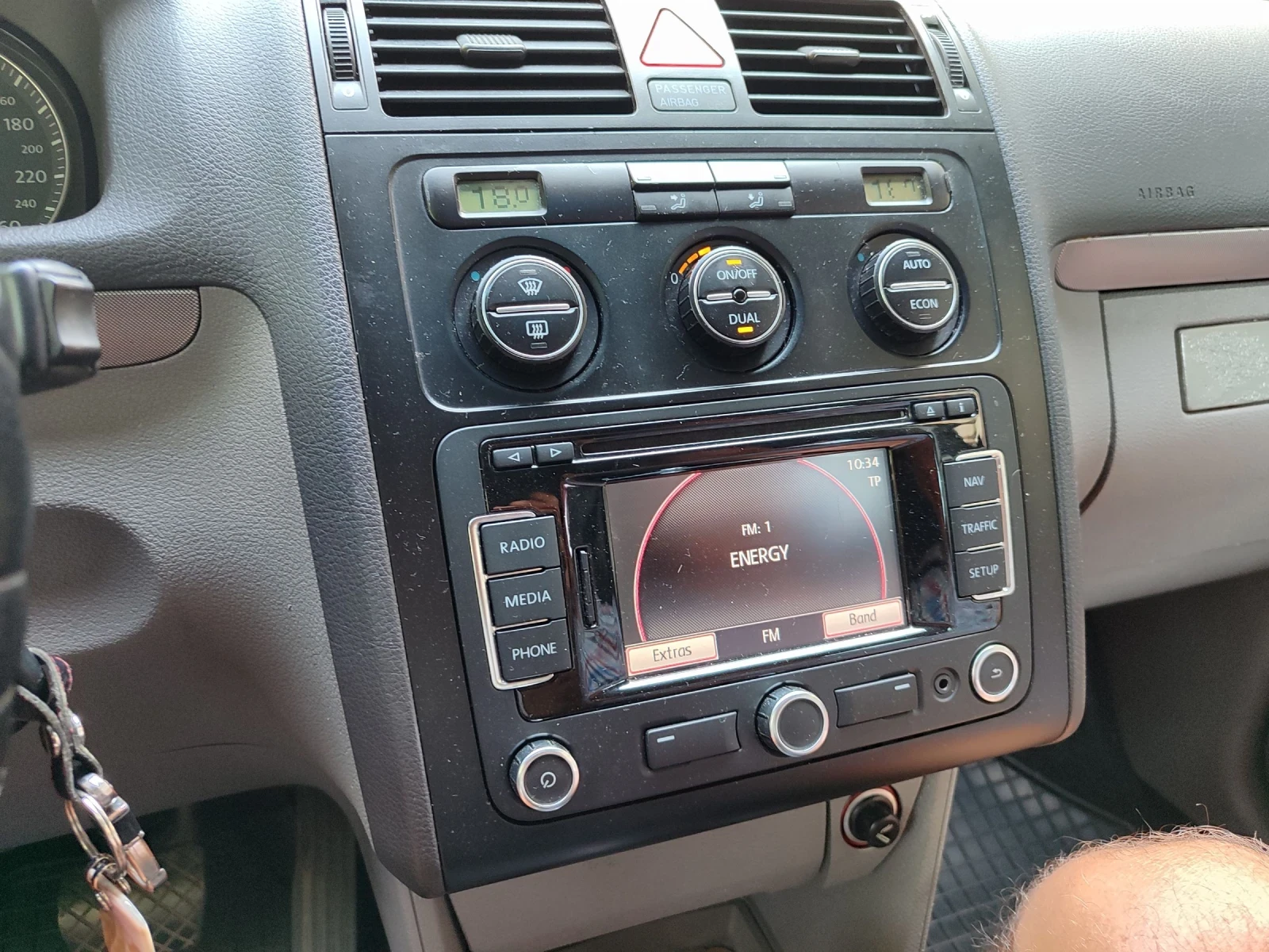 VW Touran 1.9TDI DSG  - изображение 2