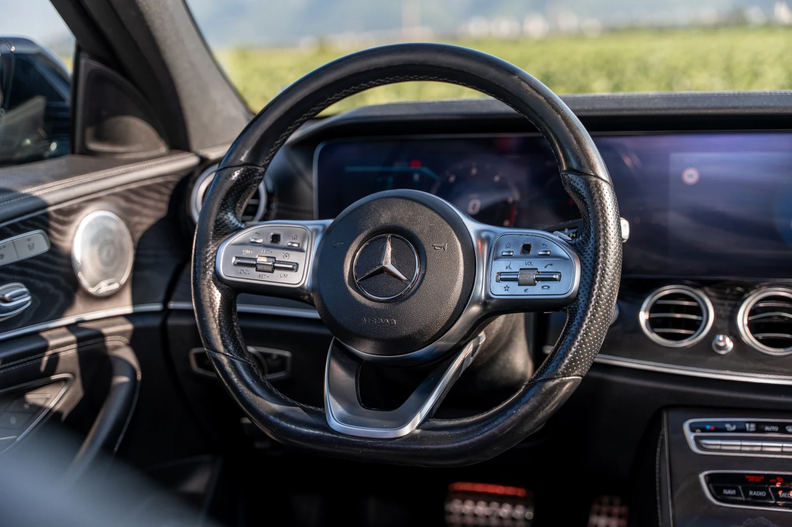 Mercedes-Benz 220  - изображение 4