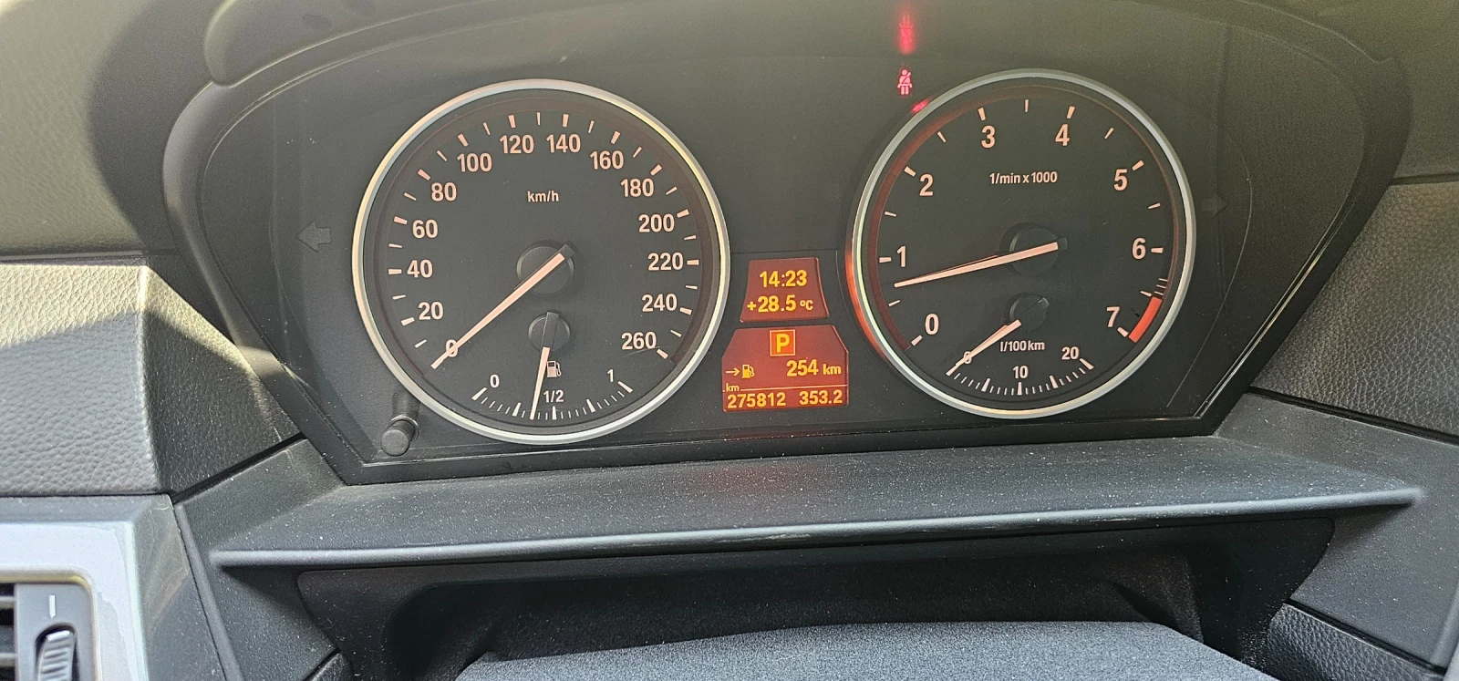 BMW 523  - изображение 8