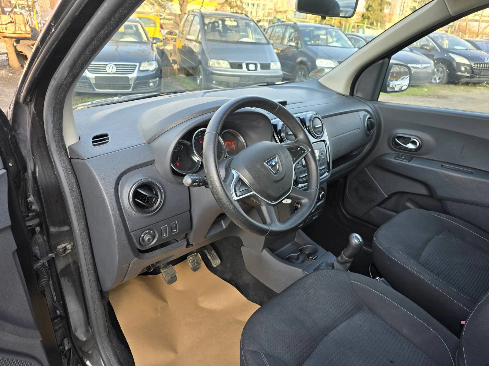 Dacia Lodgy Евро 6 / 7 места, снимка 5 - Автомобили и джипове - 53739838