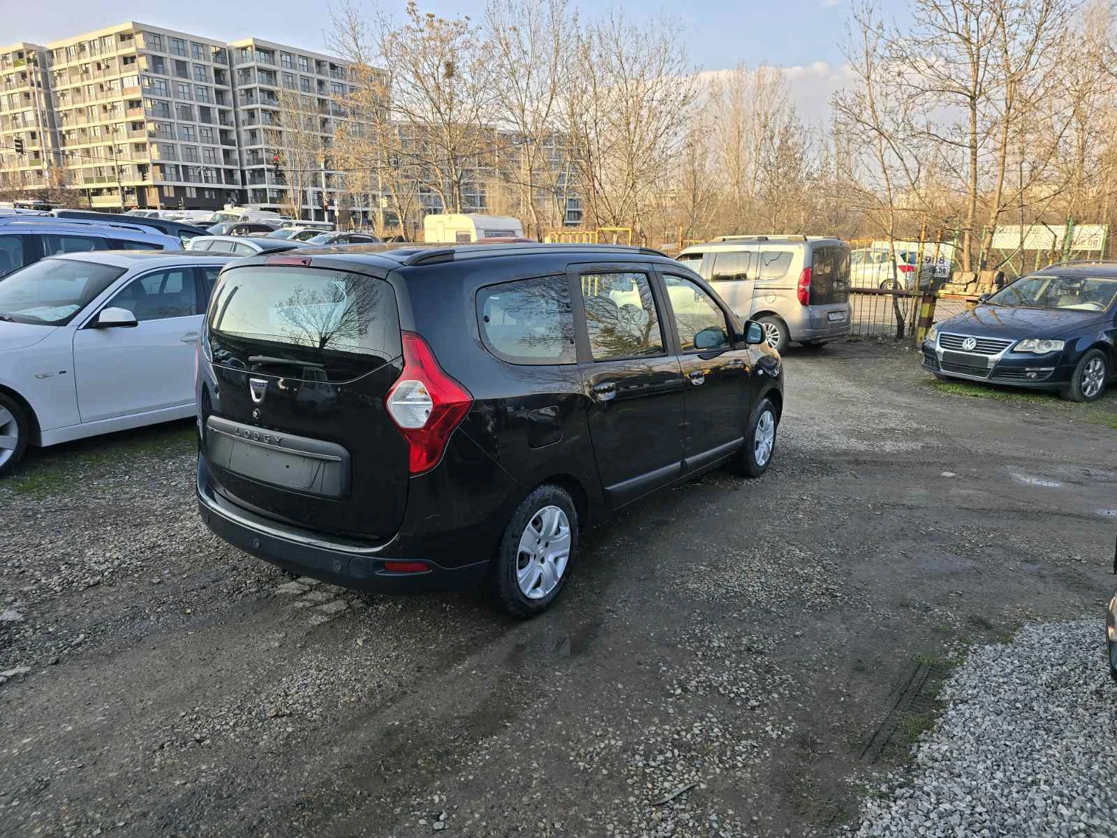 Dacia Lodgy Евро 6 / 7 места, снимка 4 - Автомобили и джипове - 53739838