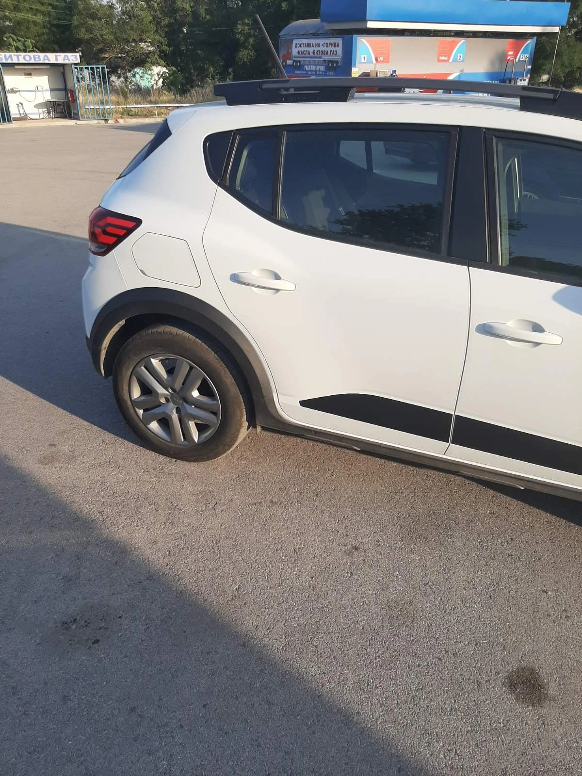 Dacia Sandero, снимка 13 - Автомобили и джипове - 53759345