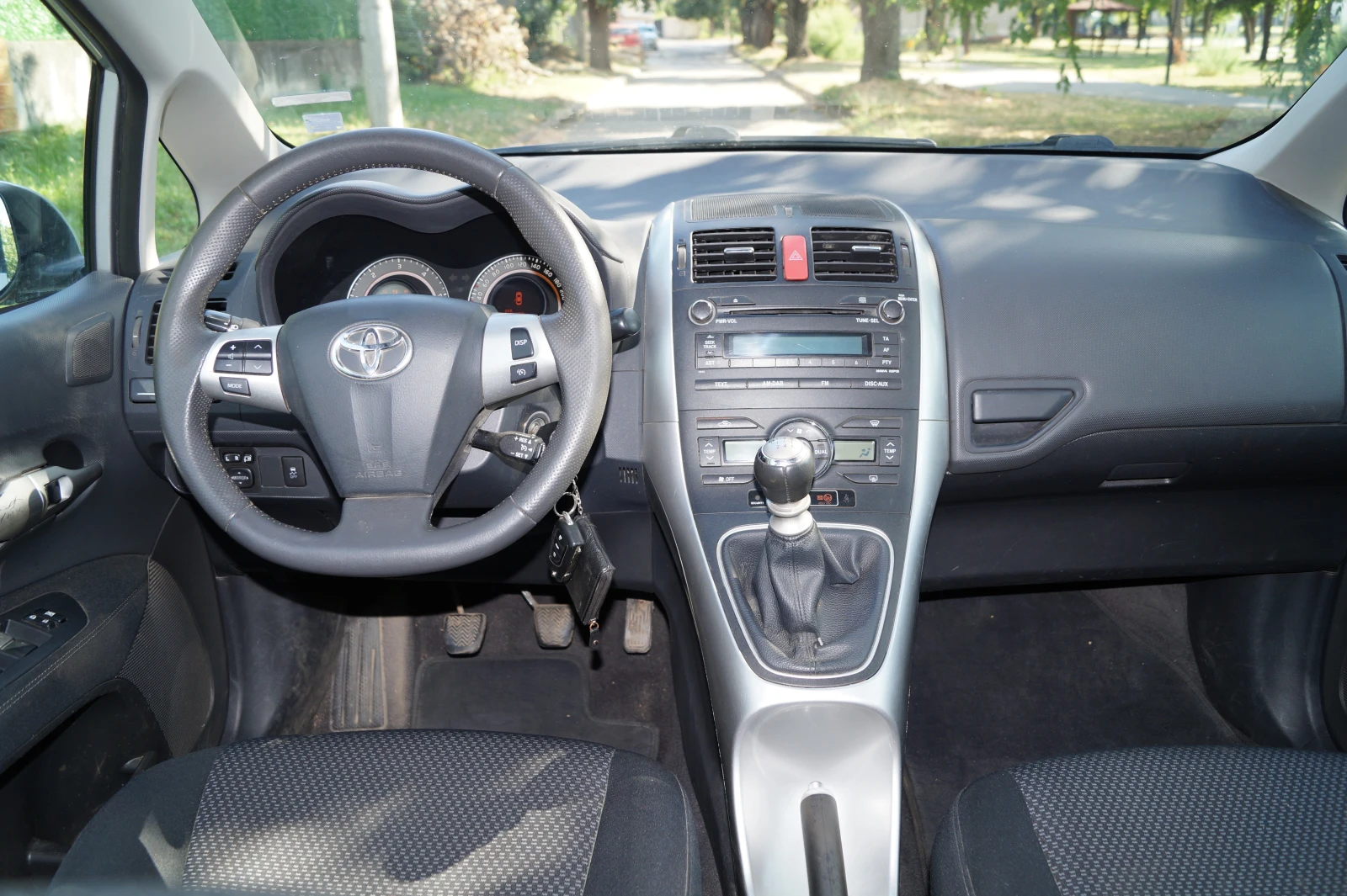 Toyota Auris, снимка 7 - Автомобили и джипове - 55544240