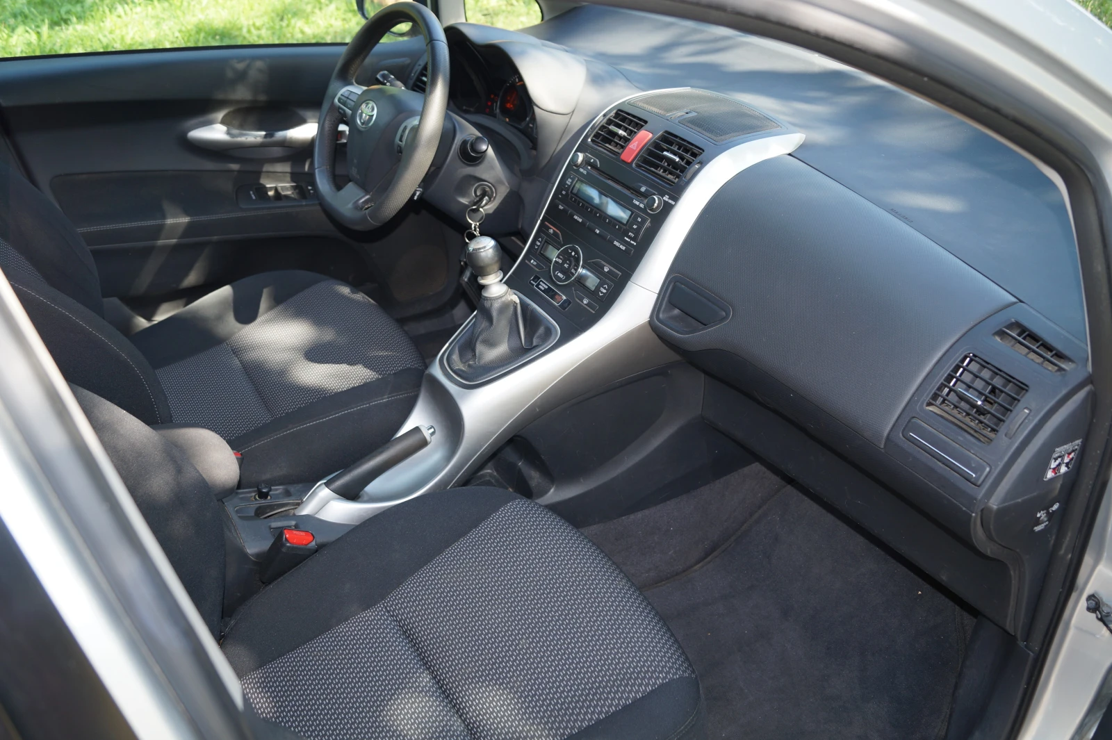 Toyota Auris, снимка 12 - Автомобили и джипове - 55544240